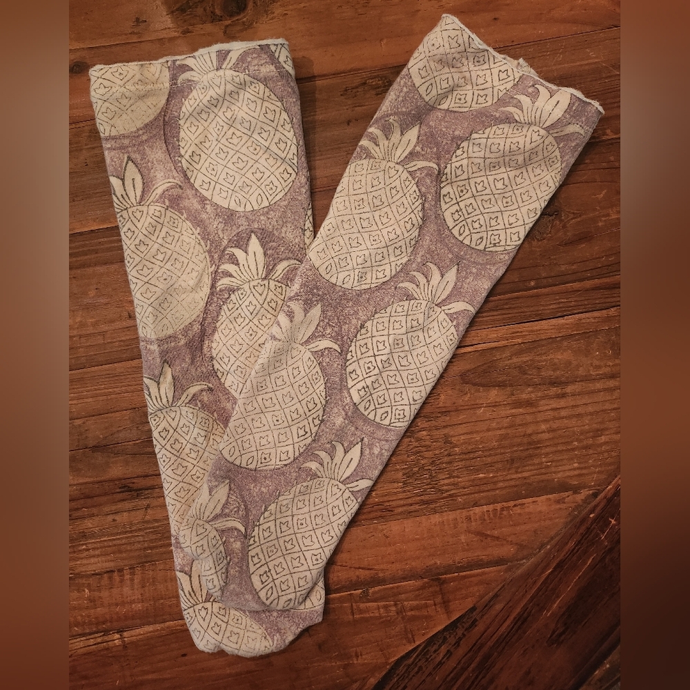 Magnolia Pearl Socks Viscrose Lyrca Pineapple Short Karolina Stocking w Raw Edge